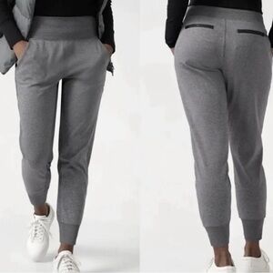 NWOT Athleta Venice Jogger Pants Gray Athletic Comfort Travel Pants XS